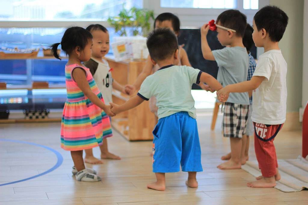 Phương pháp dạy toán cho trẻ mầm non Montessori