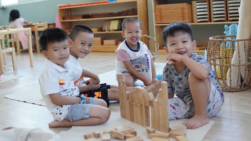 Lợi ích khi cho trẻ đi học