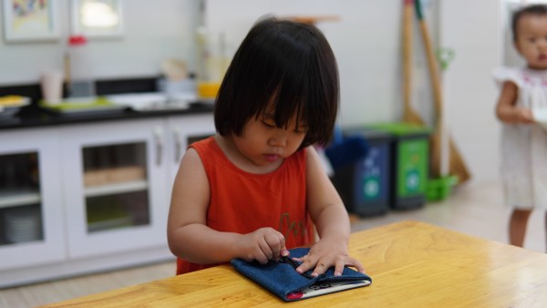 Trò chơi vui nhộn cho trẻ mầm non đơn giản và dễ chơi