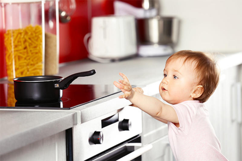 Có khá nhiều nguyên nhân khiến trẻ bị bỏng Có khá nhiều nguyên nhân khiến trẻ bị bỏng