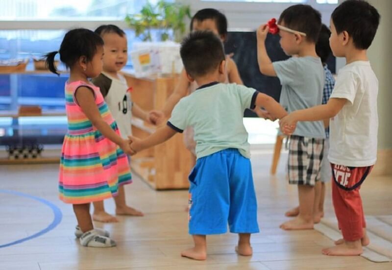 Quá trình dạy dạy trẻ mầm non học múa sẽ trở nên hiệu quả và dễ dàng hơn nhờ Smiling Fingers