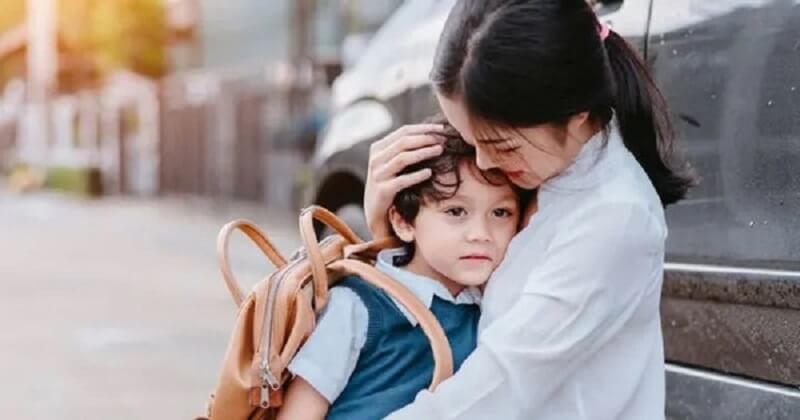 Những lưu ý cho các bậc phụ huynh khi trẻ sợ đi học